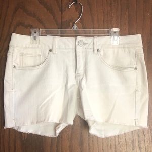 SO Juniors Cream Jean Shorts NWT